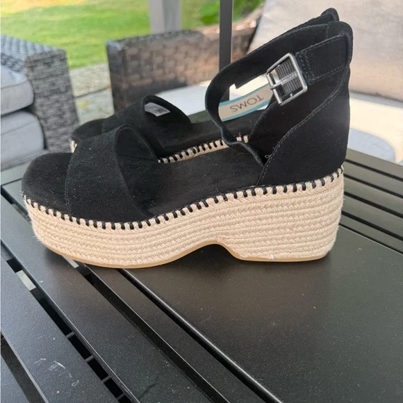 Tom’s LAILA black suede platform wedges - Picture 3 of 6